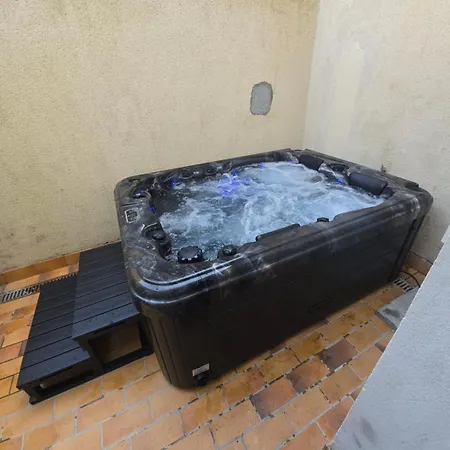 La Parenthese - Maison Pour 6 A 8 Personnes Avec Jacuzzi Guéron