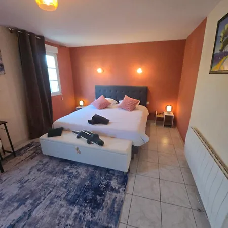 Ferienhaus La Parenthese - Maison Pour 6 A 8 Personnes Avec Jacuzzi Guéron