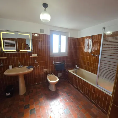 La Parenthese - Maison Pour 6 A 8 Personnes Avec Jacuzzi *